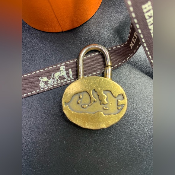 Hermes Bag Charm/Pendant Cadenas Mediterranean Vintage 2003 - Picture 3 of 5